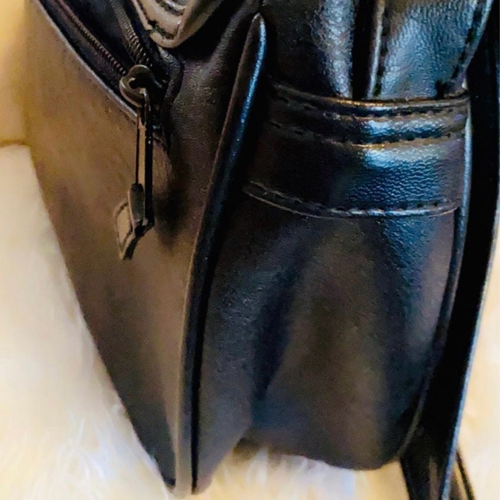 Spring Sale Crossbody - Picture 4 of 7